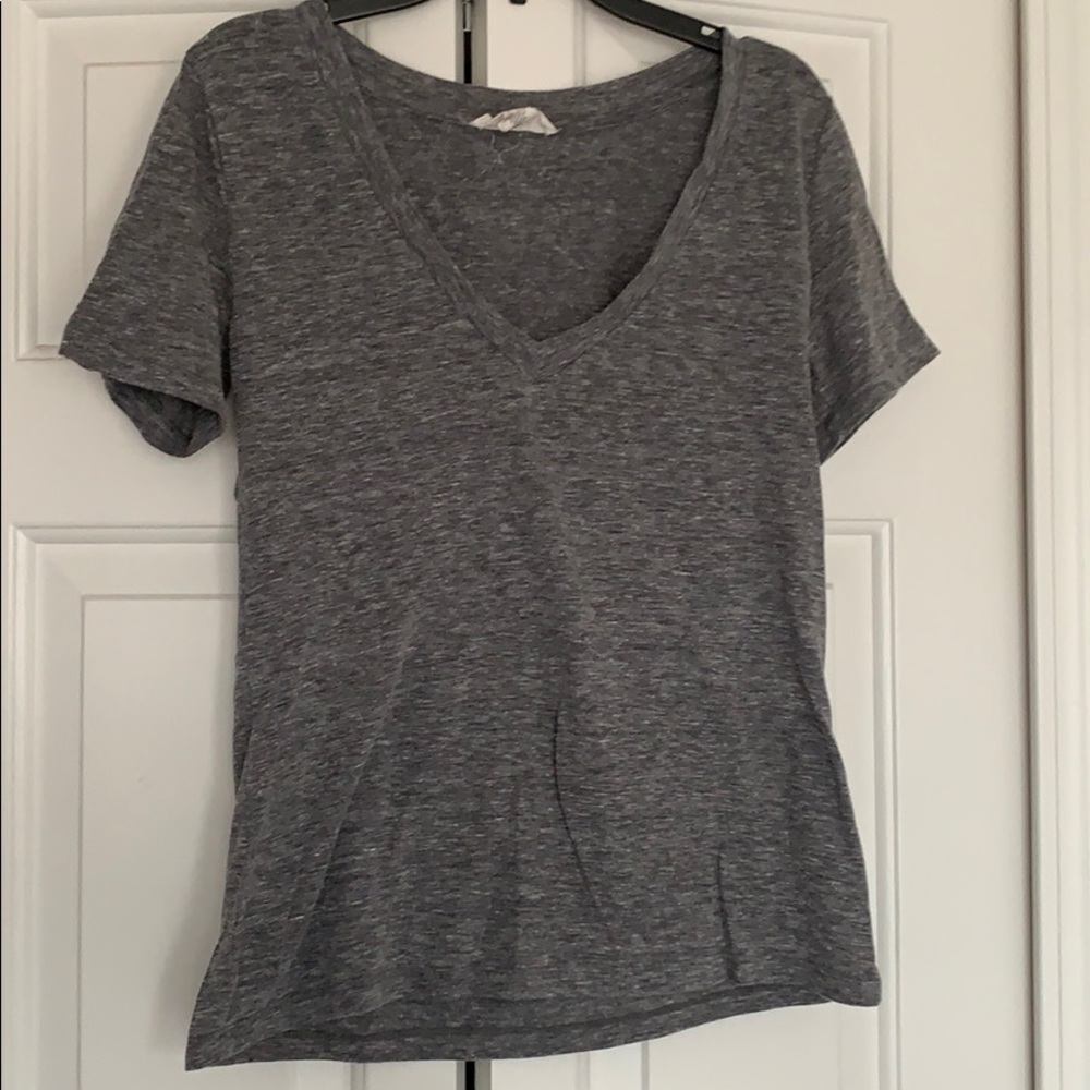 Forever 21 v-neck t-shirt. Size small. Good used condition.